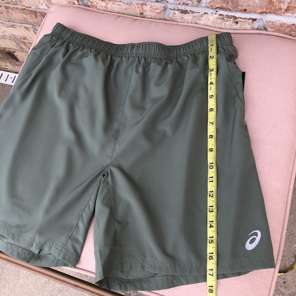 Asics Woven Green Running Shorts - 7”, Built-In Briefs Mens Size L - Picture 14 of 15